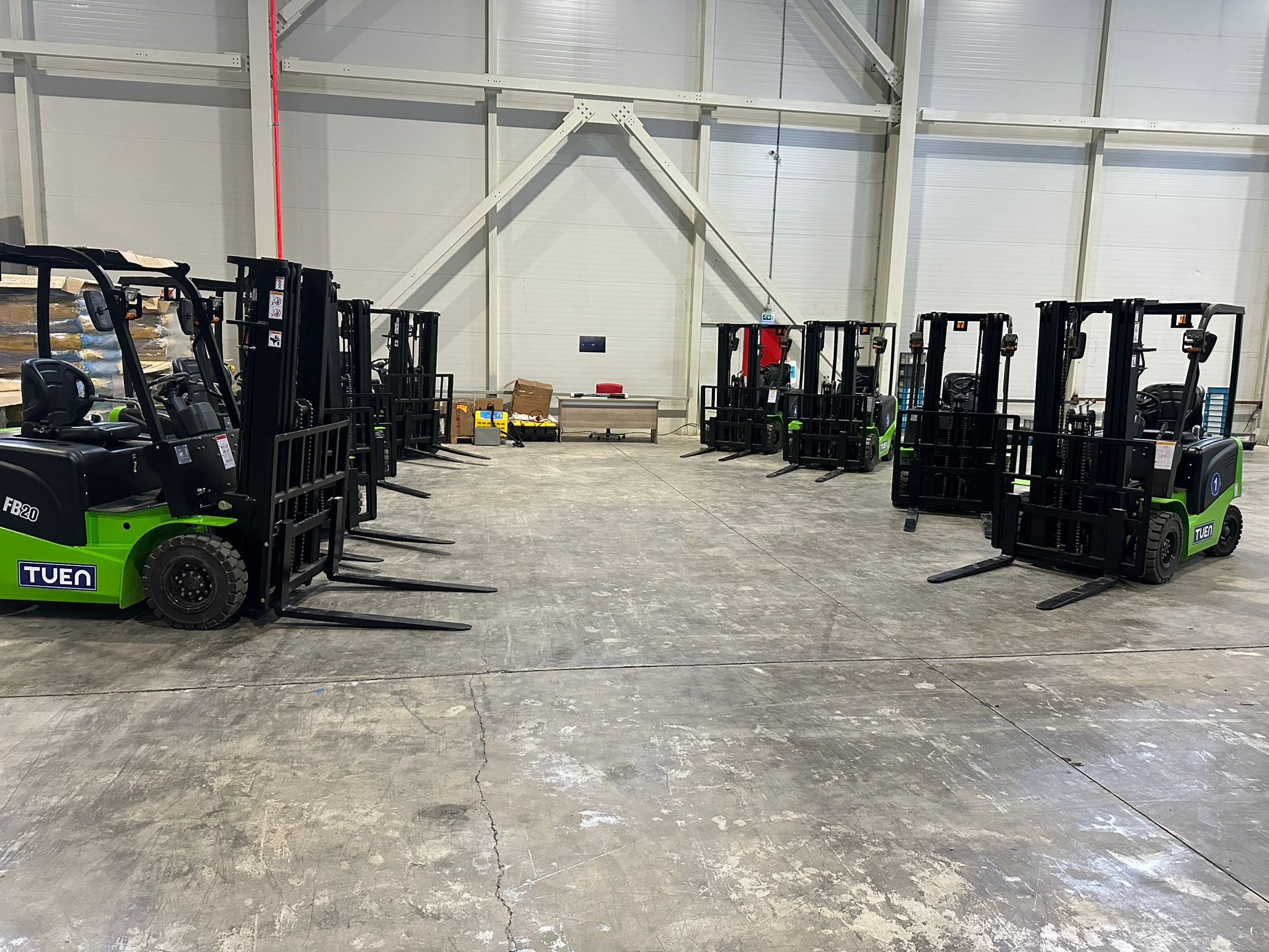 TUEN MARKA 2 TON LİTYUM BATARYA 230 AH  4 SAAT SÜREKLİ ÇALIŞMA